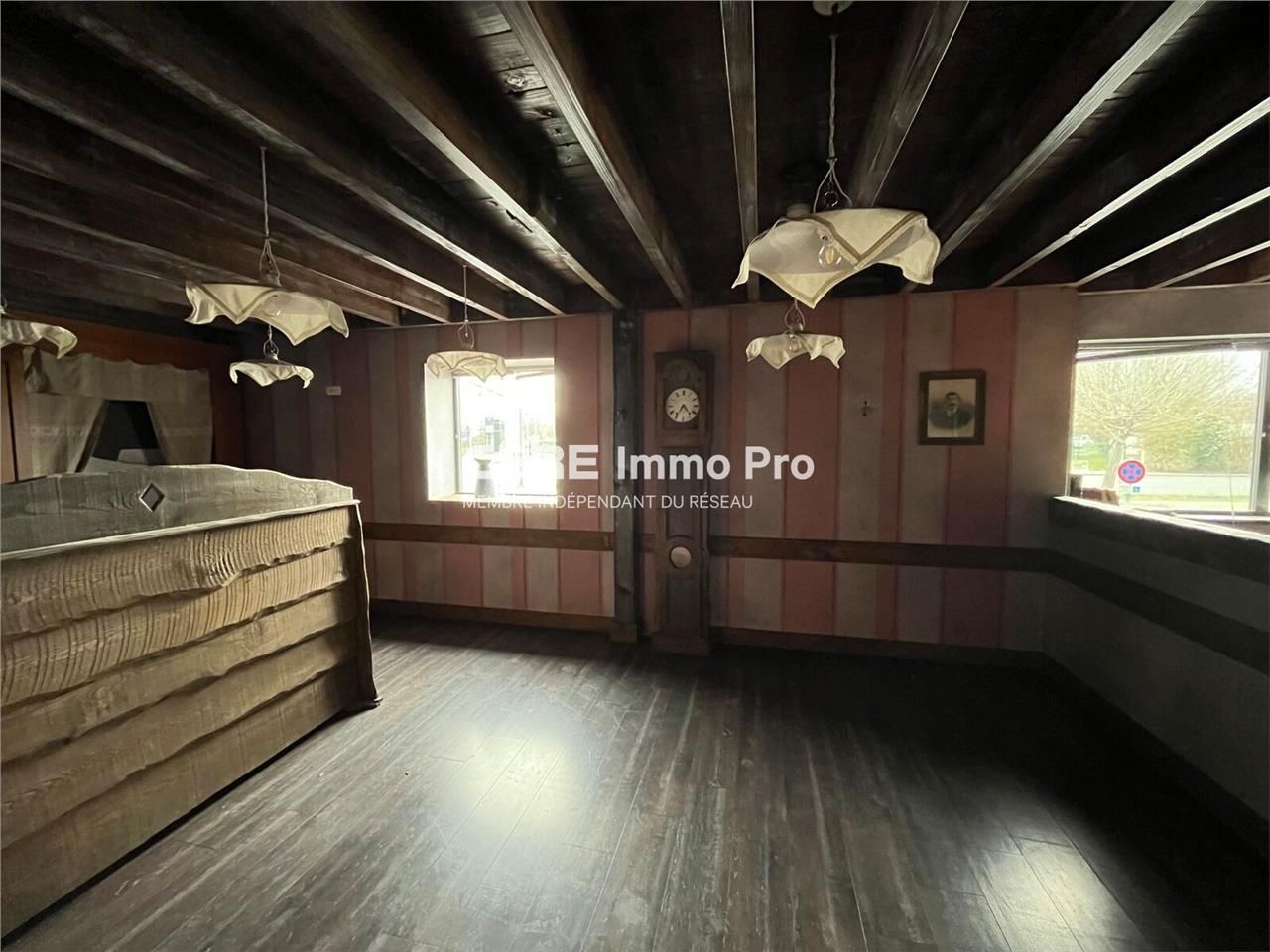 Nous vous proposons à la location un local commer