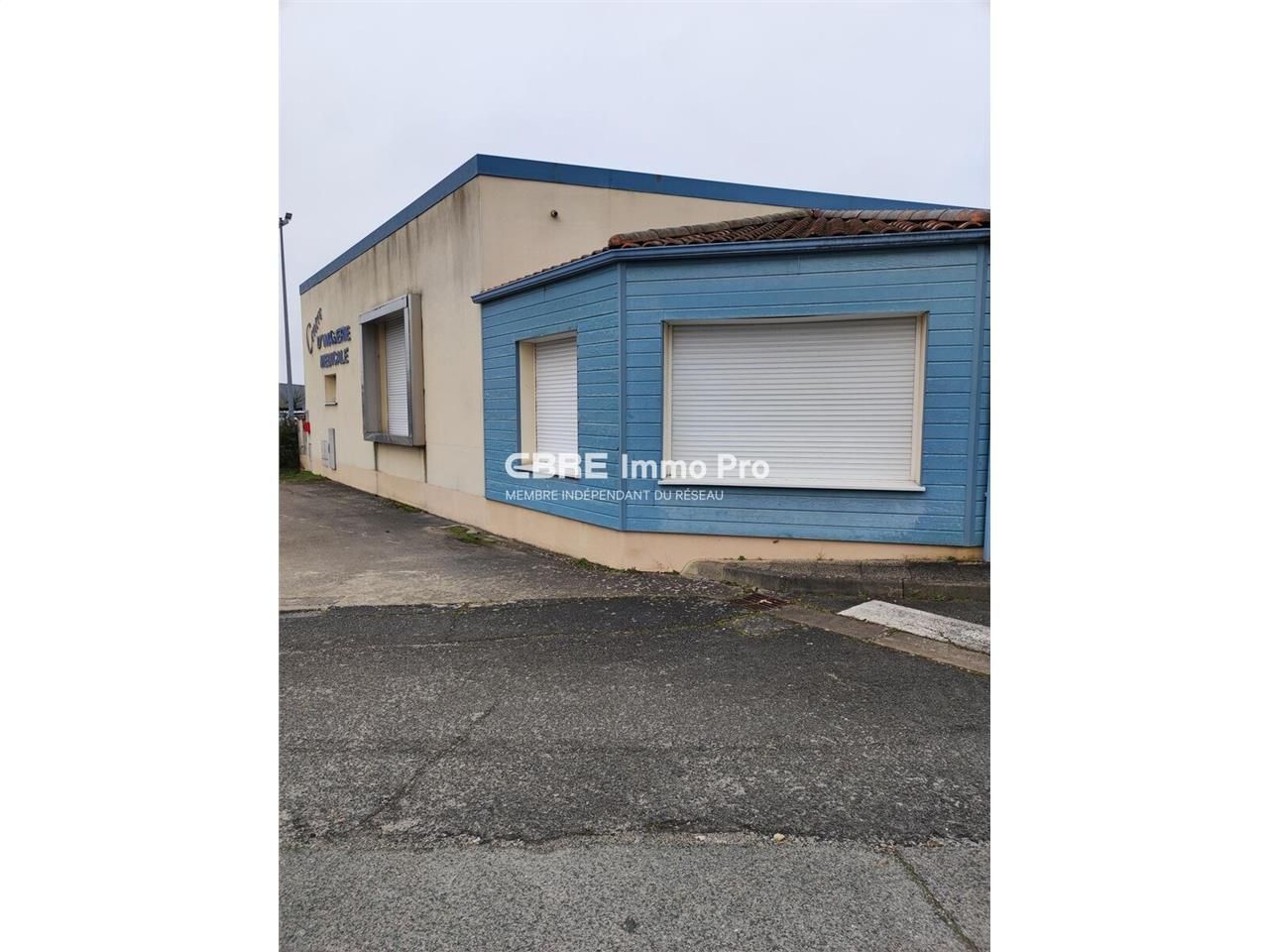 Immeuble de bureau à destination tertiaire à vend