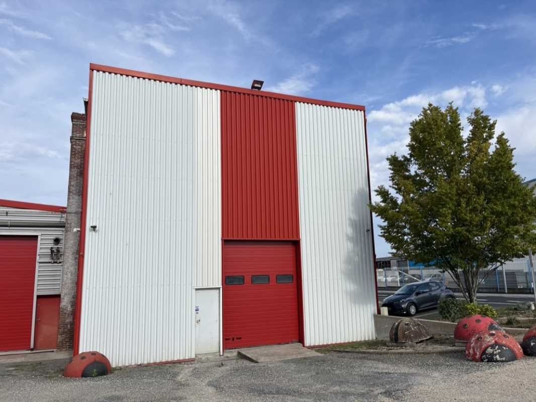 Idéal petit stockage ! Au coeur de la ZI d'Ingr
