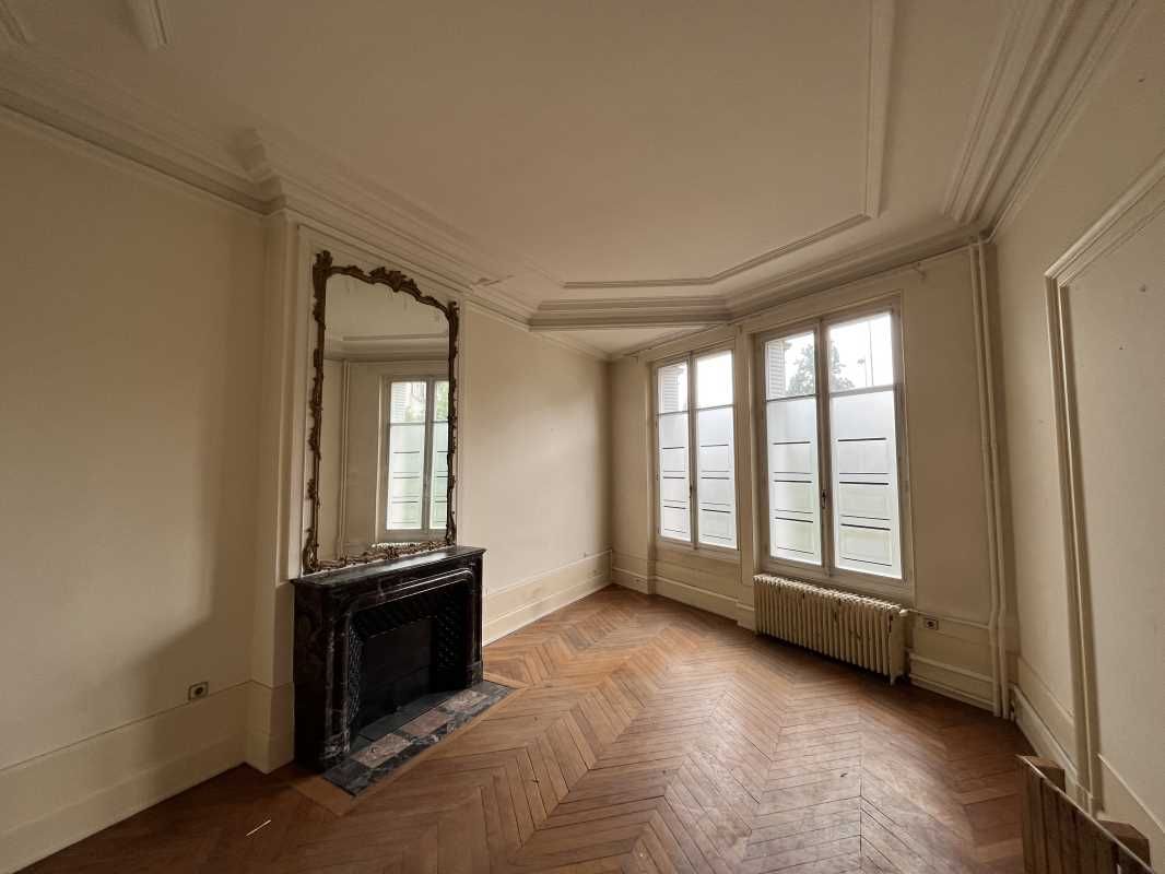 Vous recherchez des bureaux avec parkings et proc