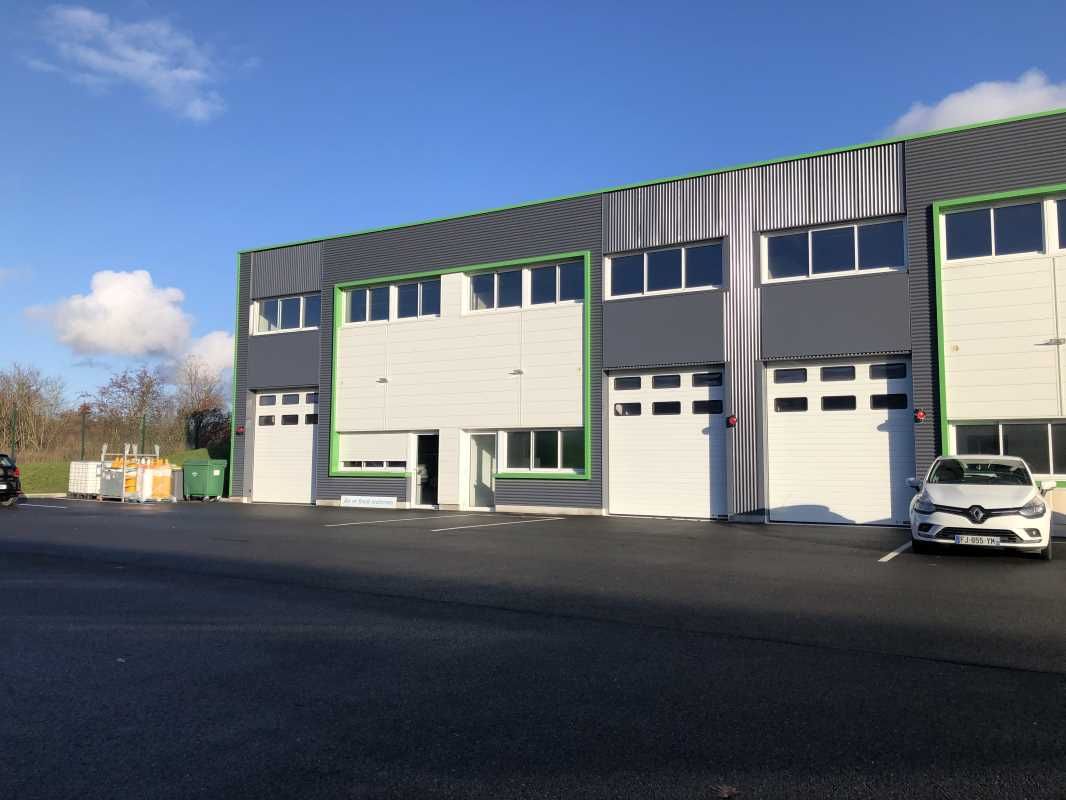 Ensemble immobilier récent (construction 2018) et