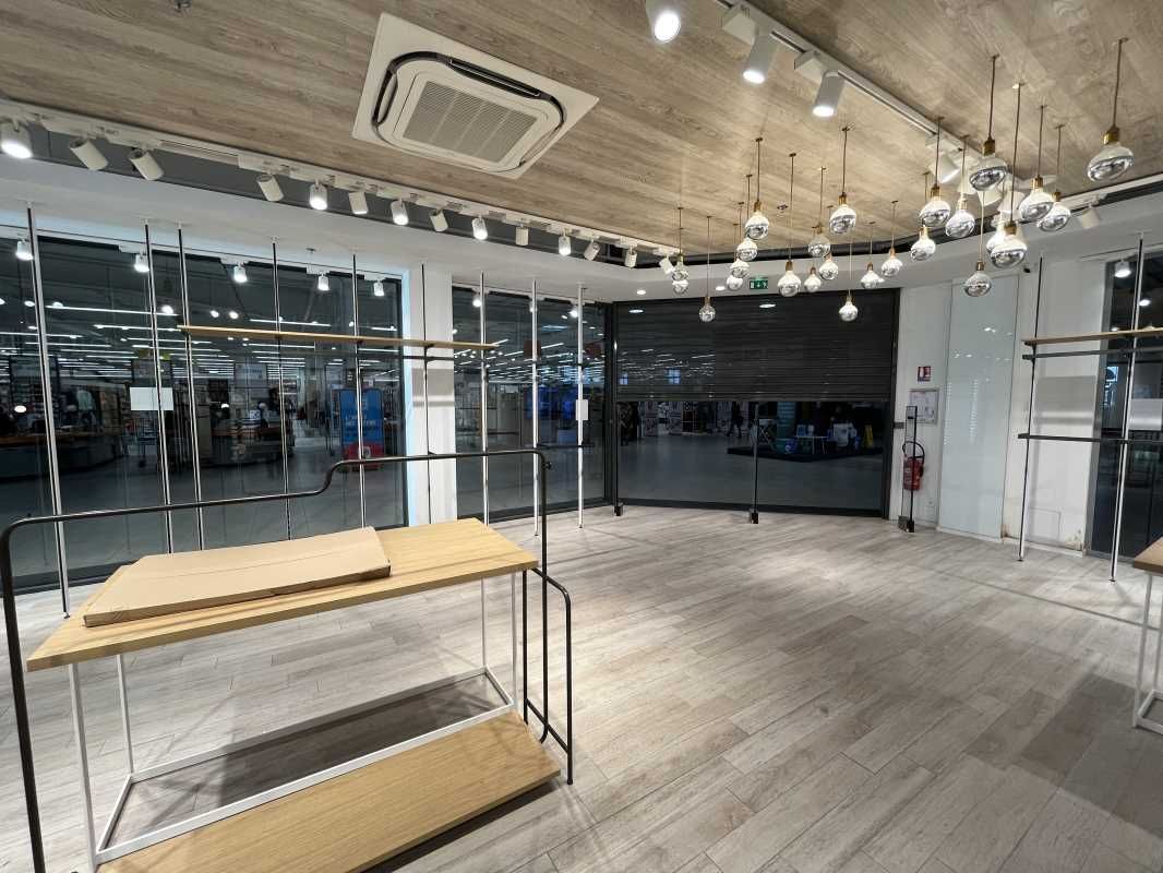 Arthur Loyd Orléans vous propose un local commerc