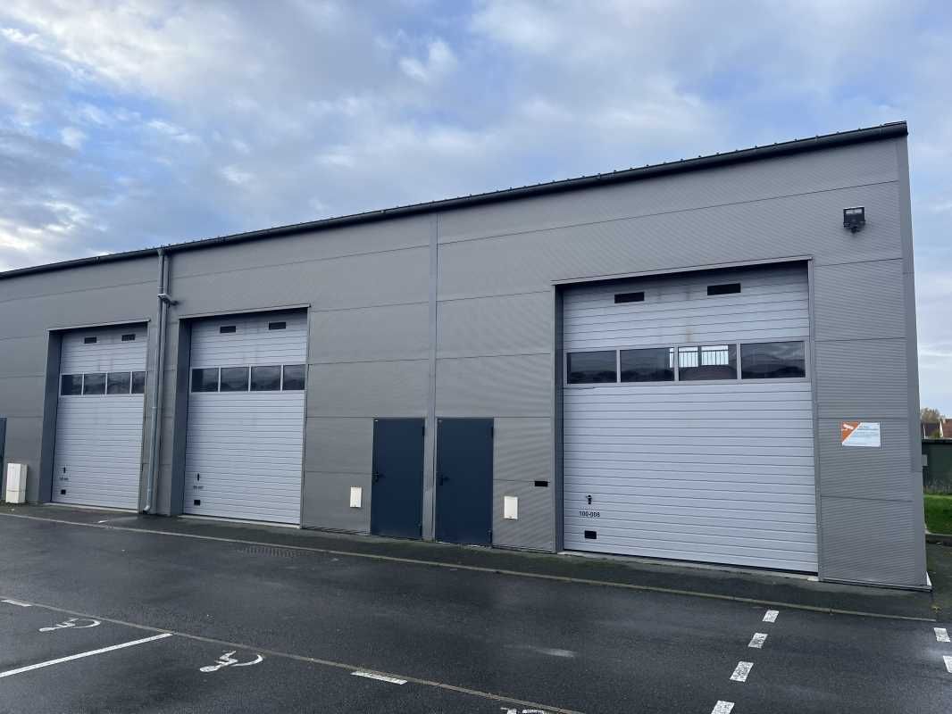 Sur l'axe traversant du Pôle 45 au nord de la Mét