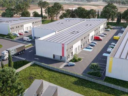 Dans un parc d'activités neufs à Fay-aux-Loges, 5