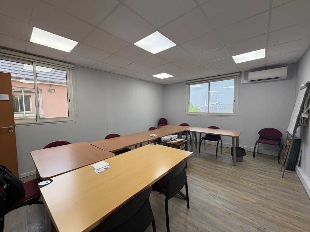 Ces bureaux d'une surface de 94 m², vous sont pro