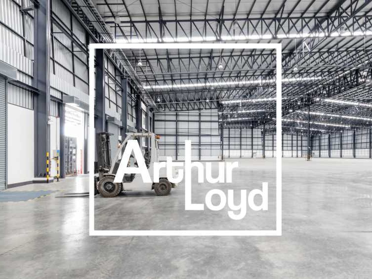 Site clos.  Activités : bardage double peau, isol