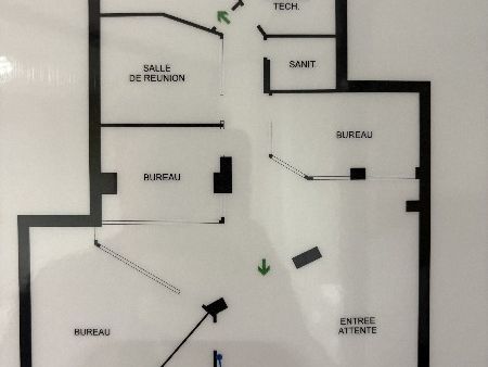 Location locaux commerciaux 140 m² non divisibles
