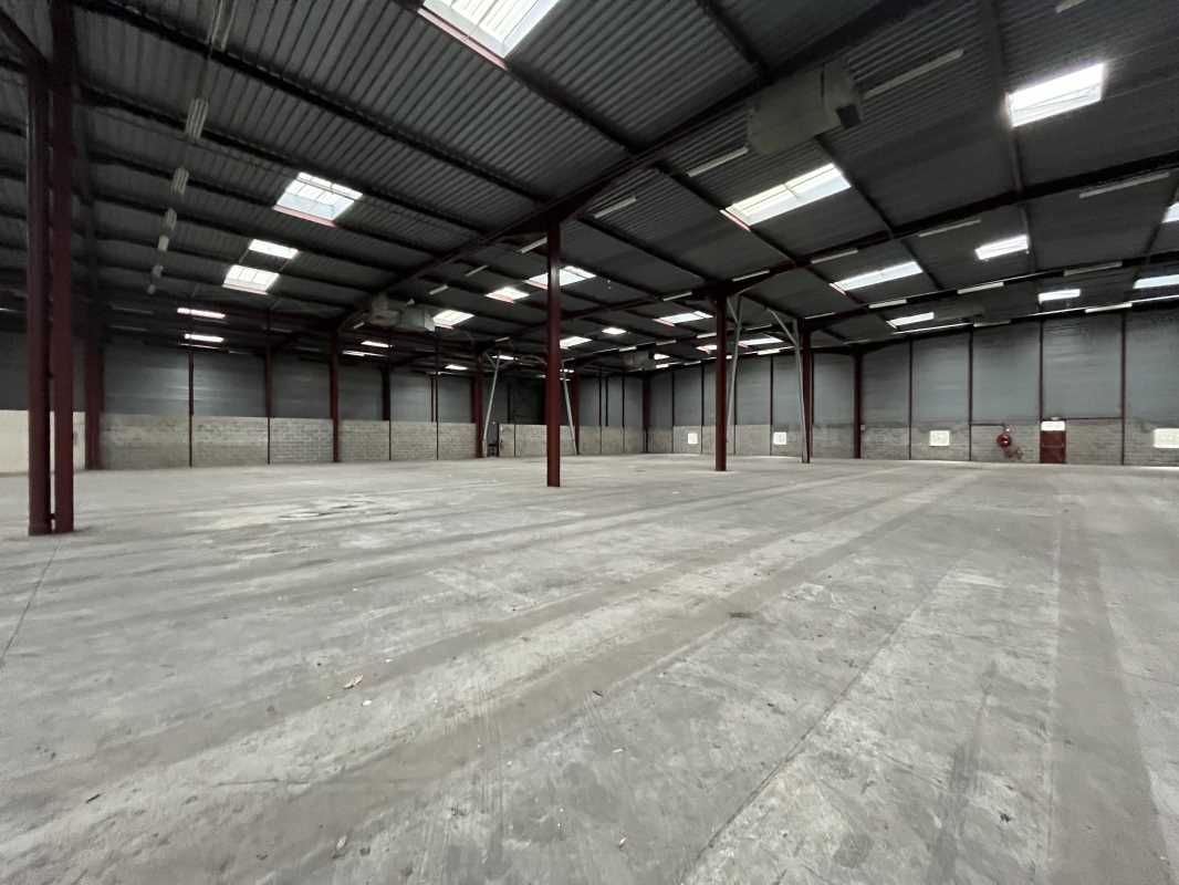 Au coeur d'un site boisé, dans un entrepôt d'envi