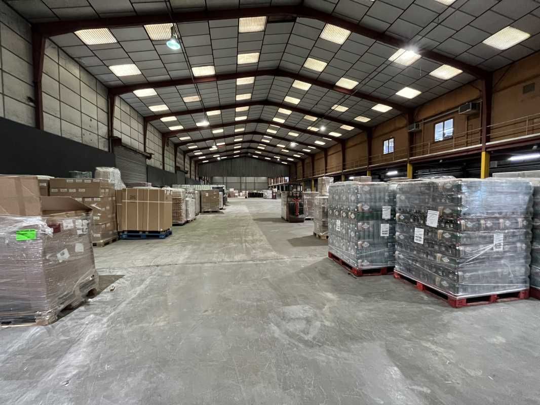 Au coeur d'un parc d'activités privé, clos et séc