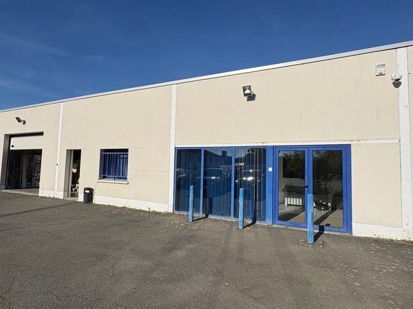 Au coeur de la zone d'activités des Chatelliers-A