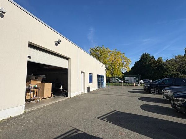 Au coeur de la zone d'activités des Chatelliers-A