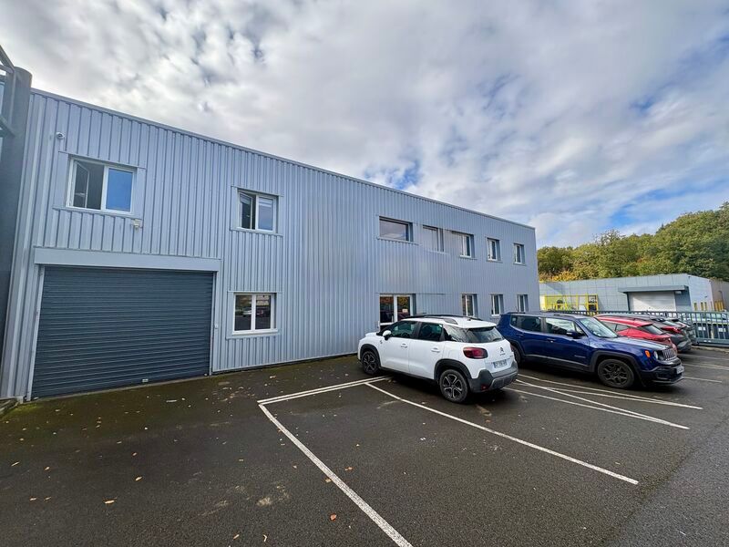 Arthur Loyd vous propose à la location un ensembl