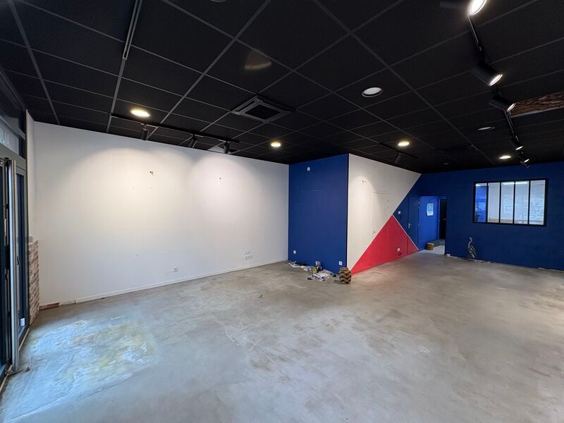 Arthur Loyd Orléans vous propose un local commerc