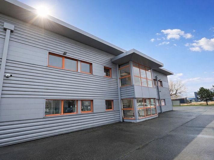 Situé au sein de la ZAC des Chatelliers, cet imme