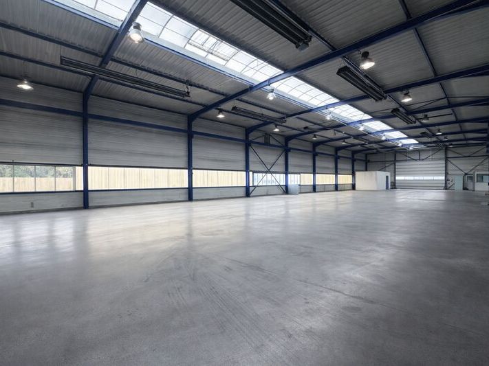 À louer, au sein de la zone industrielle de La Sa