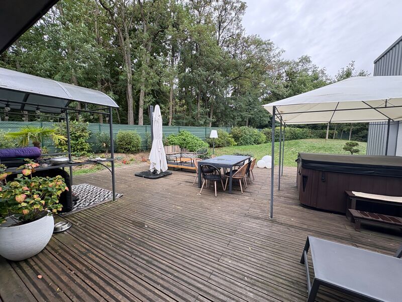 Situé au coeur du Pôle 45, premier parc d'activit