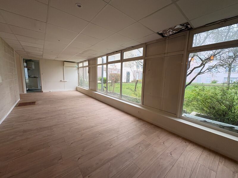 Arthur Loyd Orléans, vous propose à la location u