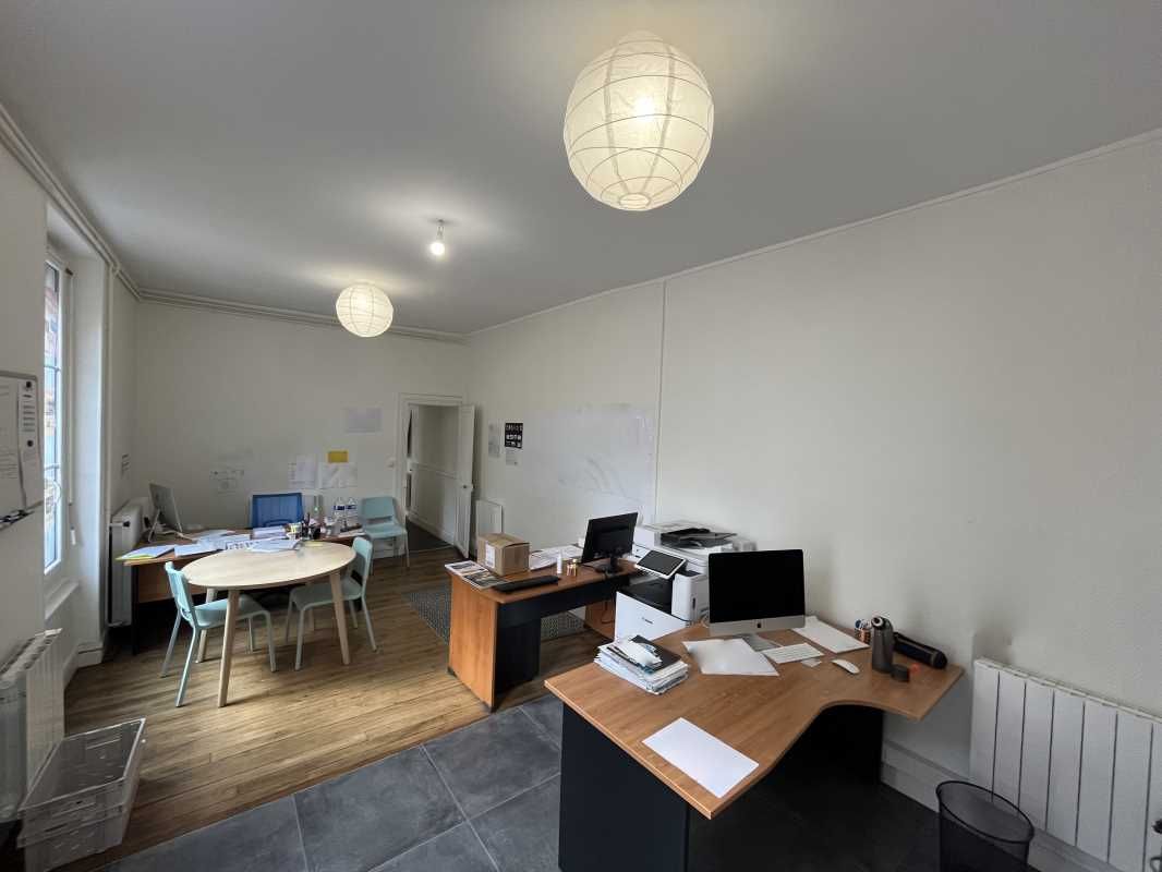 Dans le quartier Dunois, Arthur Loyd Orléans vous