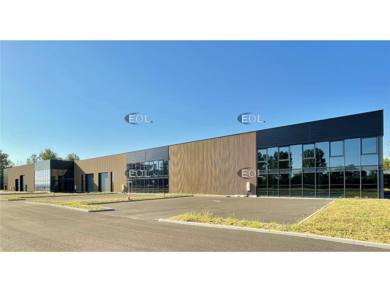 Location Local d'activités 2842 m² divisibles à partir de 871 m²