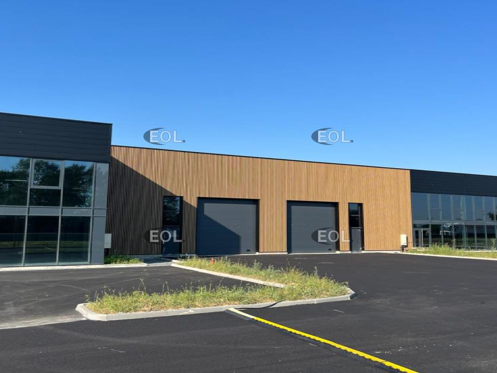 Ambérieux d'Azergues (69) - A Louer - Locaux d'activités / showroom à partir de