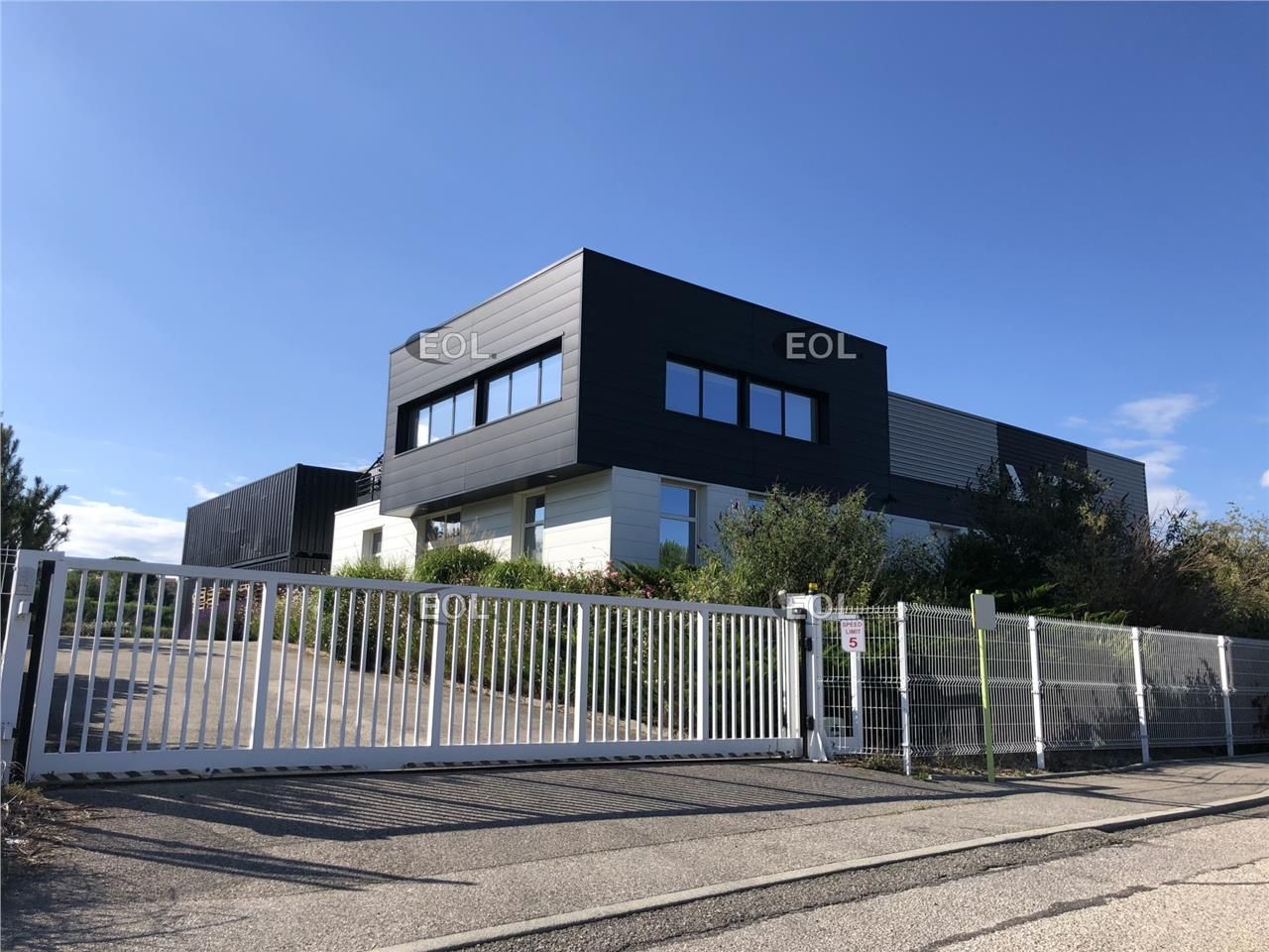 Vente Entrepôt 1335 m² non divisibles