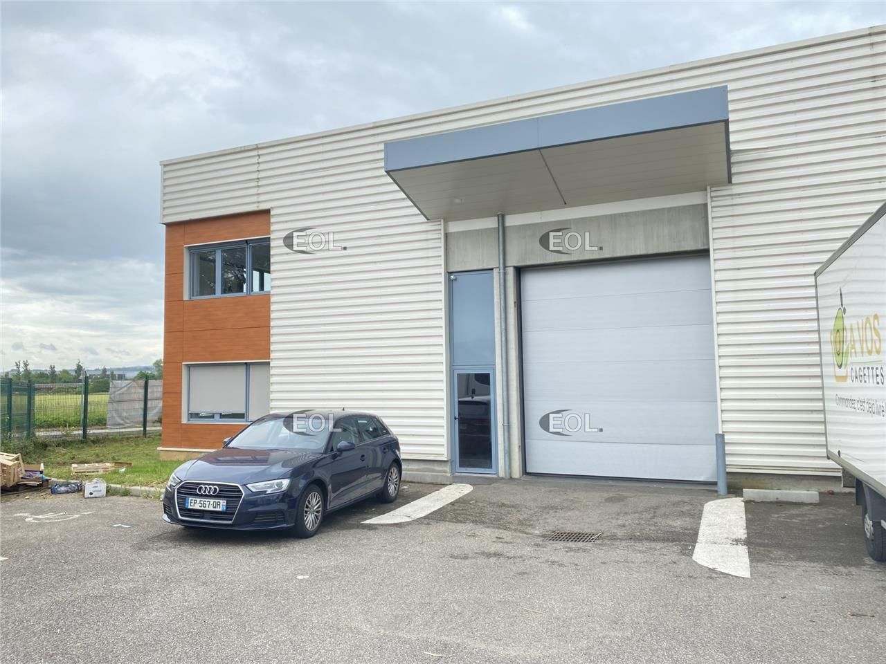 Location Local d'activités 682 m² non divisibles
