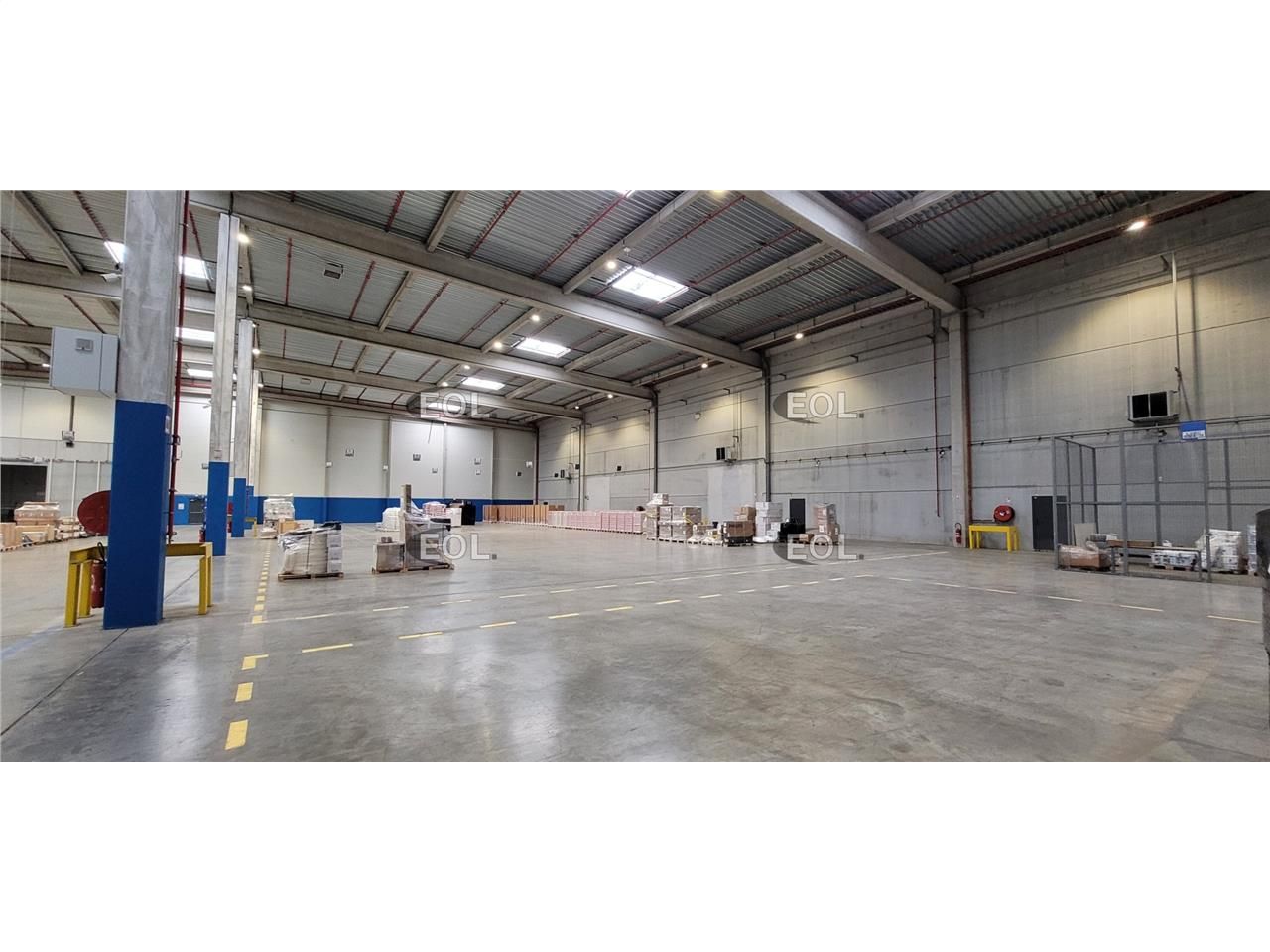 Location Entrepôt 1685 m² non divisibles