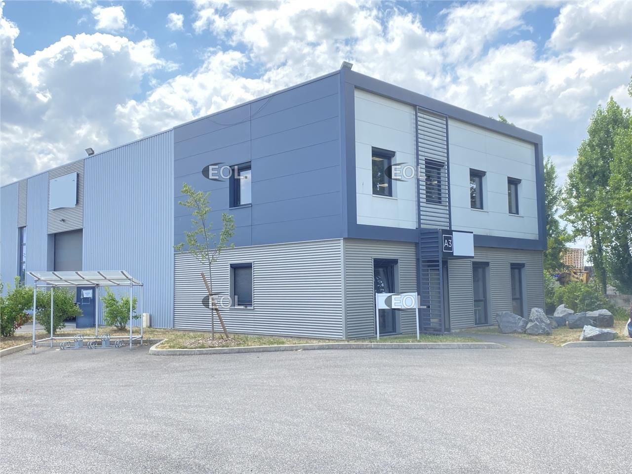 Location Local d'activités 583 m² non divisibles