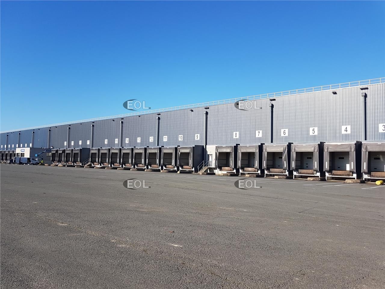 Location Entrepôt 11572 m² non divisibles