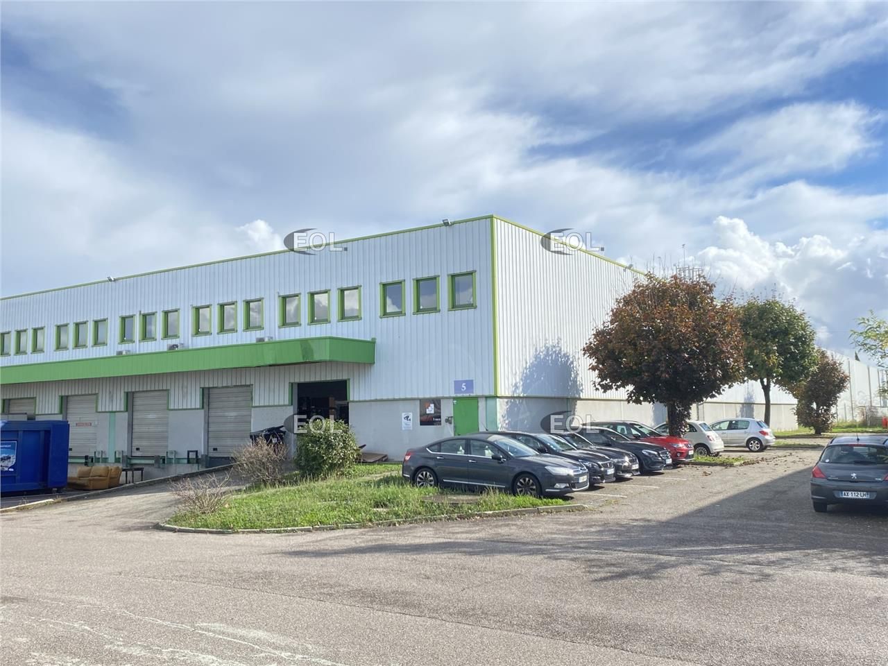 Location Entrepôt 1095 m² non divisibles