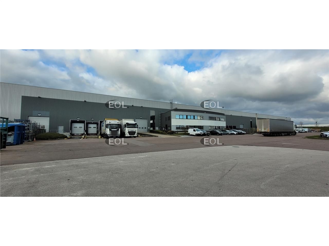 Location Entrepôt 6309 m² non divisibles