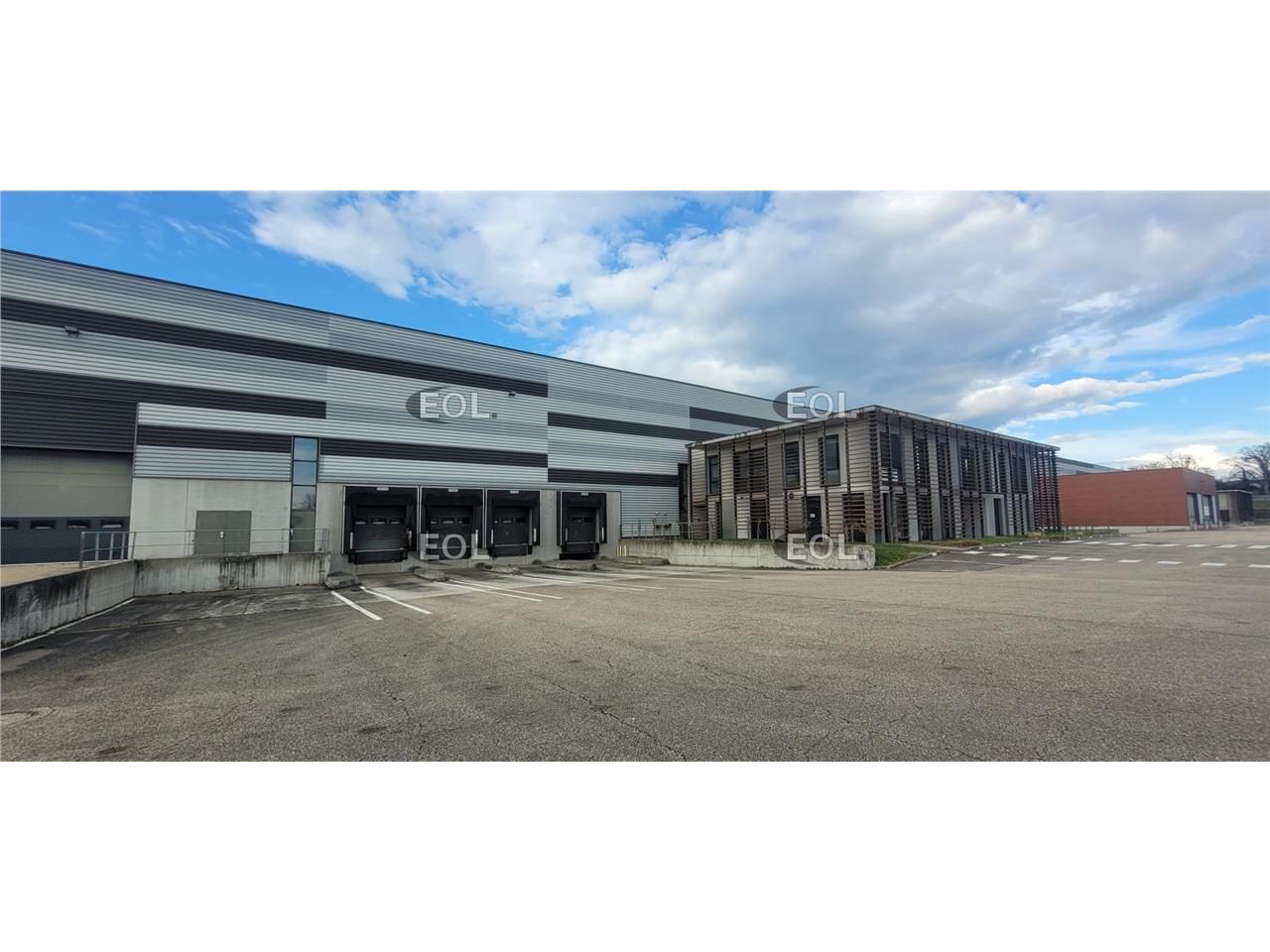 Location Entrepôt 23186 m² non divisibles