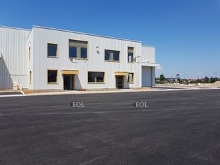 Lot d'activités récent à louer