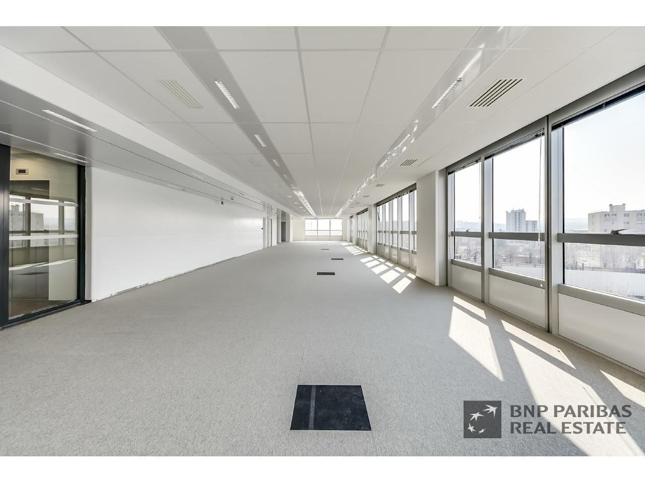 1214.3 m² pour ce bureaux en location à Rueil-malmaison