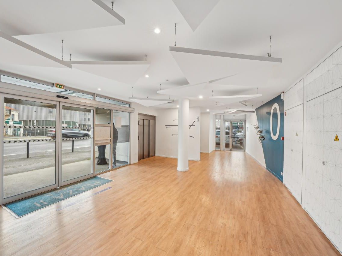 830 m² pour ce bureaux en location à Bordeaux