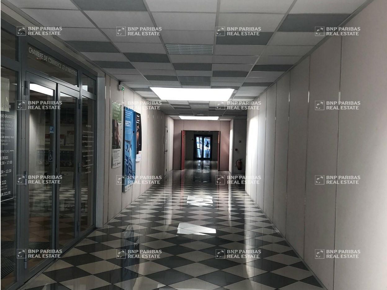 781 m² pour ce bureaux en location à Grasse