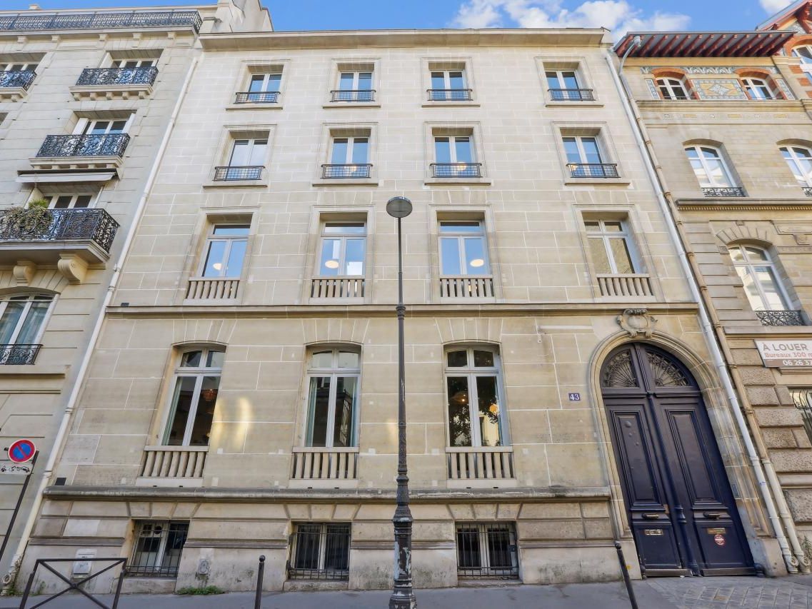Location Bureaux 950 m² non divisibles 75116 Paris
