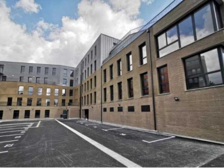 Sur un des axes les plus prisé de la métropole Li