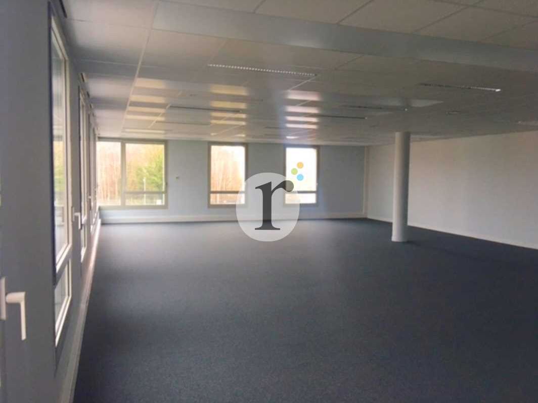 Aires d'Entreprises vous propose, à la location d