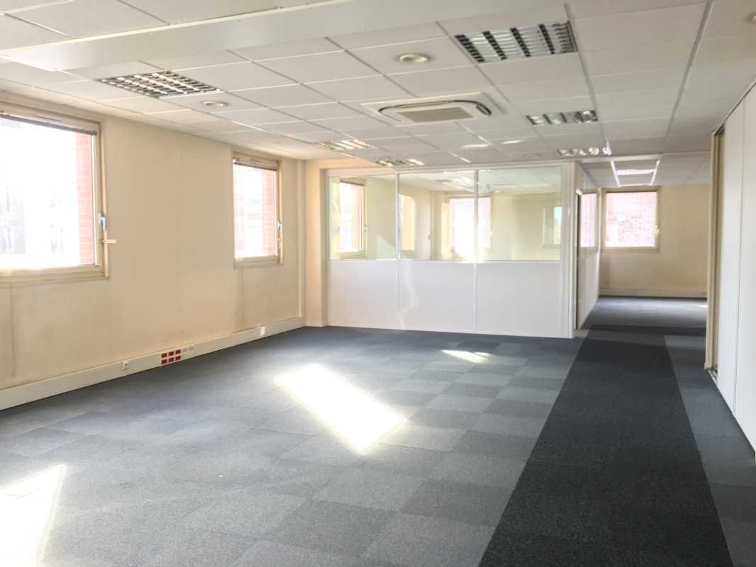 À louer, secteur Grands Boulevards, immeuble de b