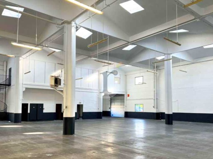 Aires d'Entreprises vous propose, à la location, 