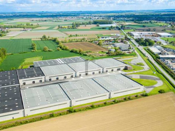 Aires d'Entreprises vous propose, à la location, 