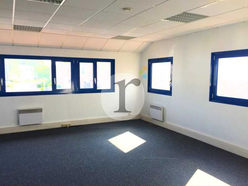 Aires d'Entreprises vous propose, à la location,