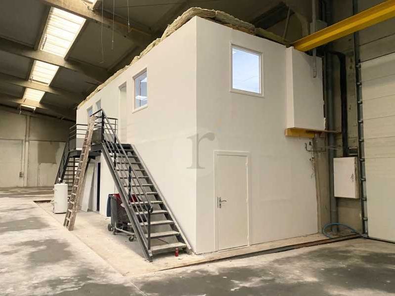 Aires d'Entreprises vous propose, à la location, 