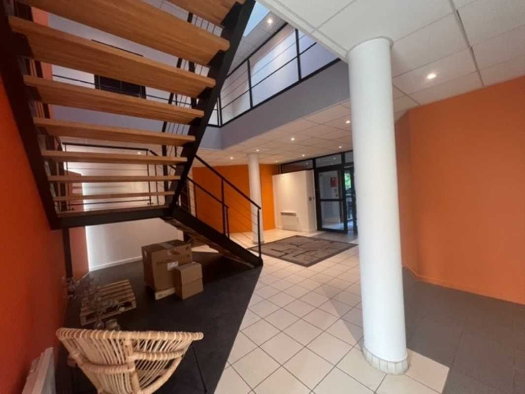 Plateau  à louer, secteur 4 cantons. Très bon éta