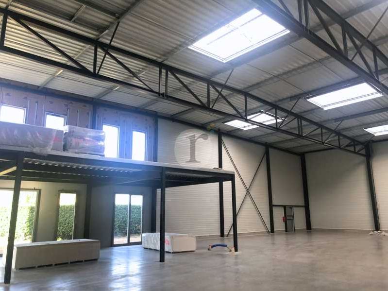 Aires d'Entreprises vous propose, à la location,