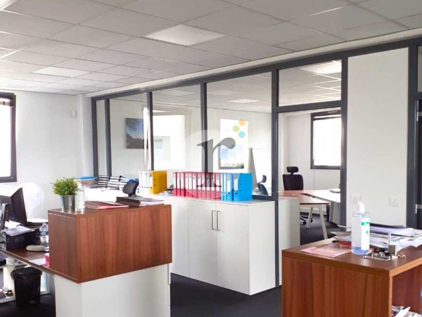 Aires d'Entreprises vous propose, à la location,