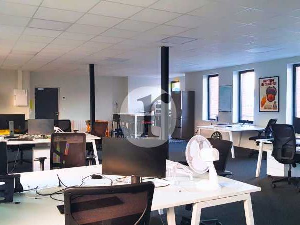 Aires d'Entreprises vous propose, à la location, 