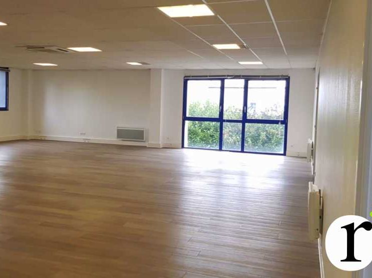 Aires d'Entreprises vous propose à la location, s