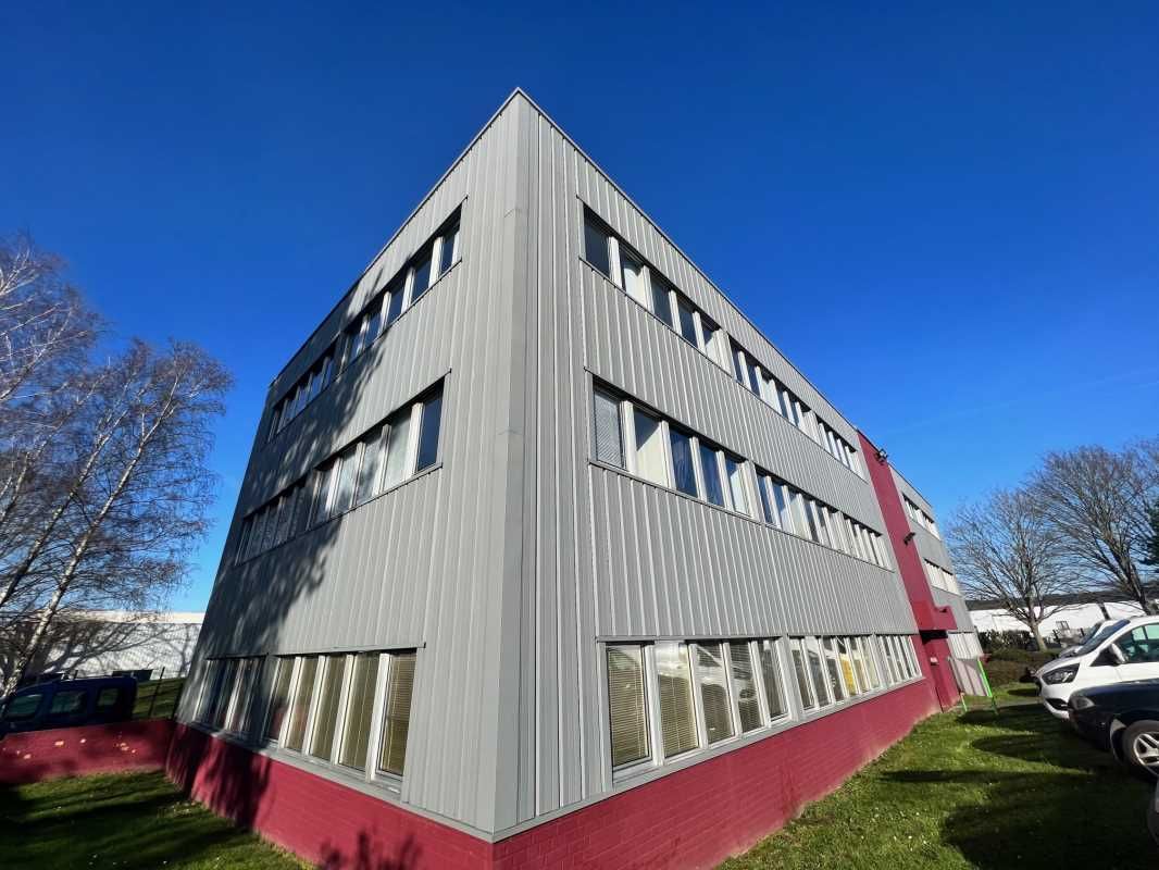 Aires d'Entreprises vous propose à la location ce